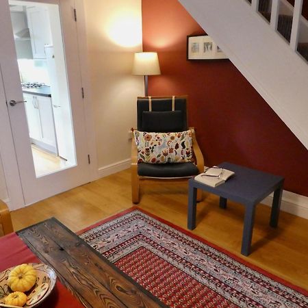 Chic 2-Bedroom Townhouse In Vibrant Abergavenny Eksteriør bilde