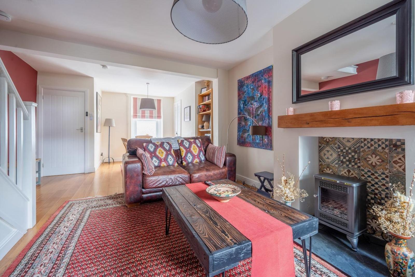 Chic 2-Bedroom Townhouse In Vibrant Abergavenny Eksteriør bilde