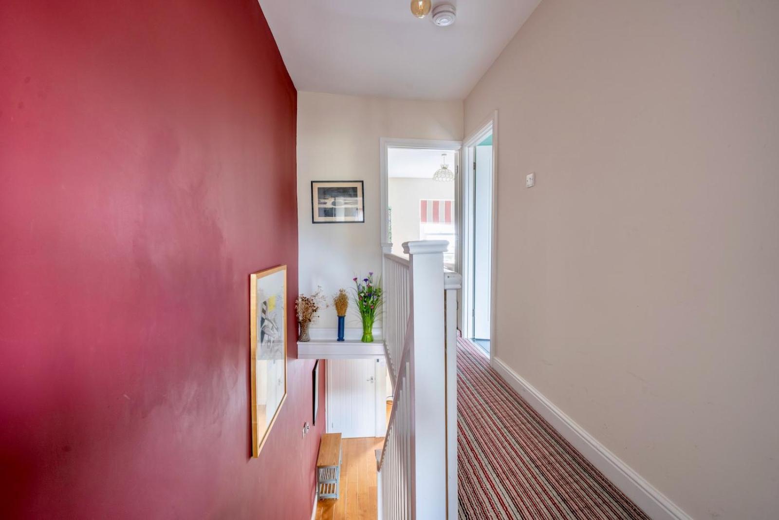 Chic 2-Bedroom Townhouse In Vibrant Abergavenny Eksteriør bilde