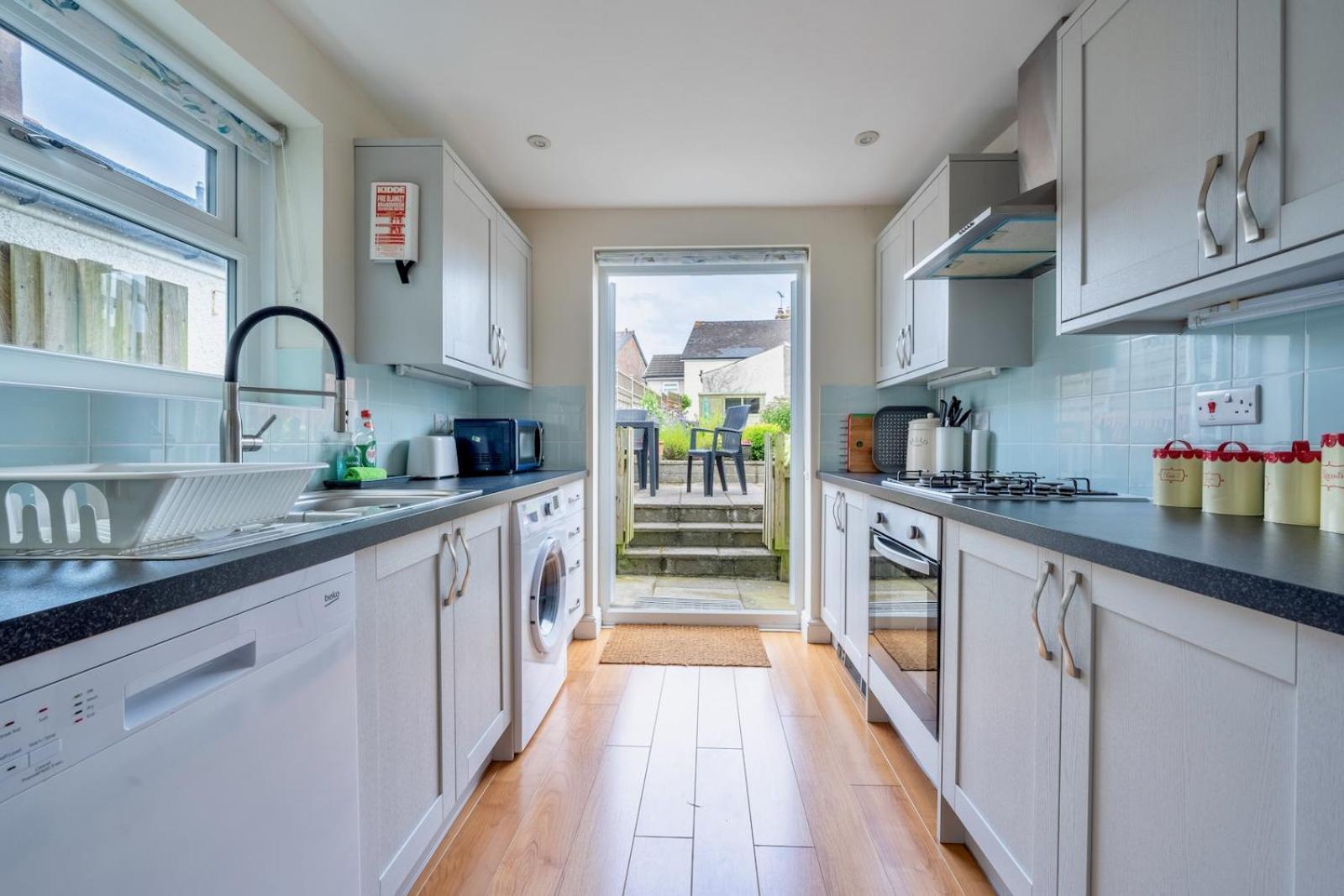 Chic 2-Bedroom Townhouse In Vibrant Abergavenny Eksteriør bilde