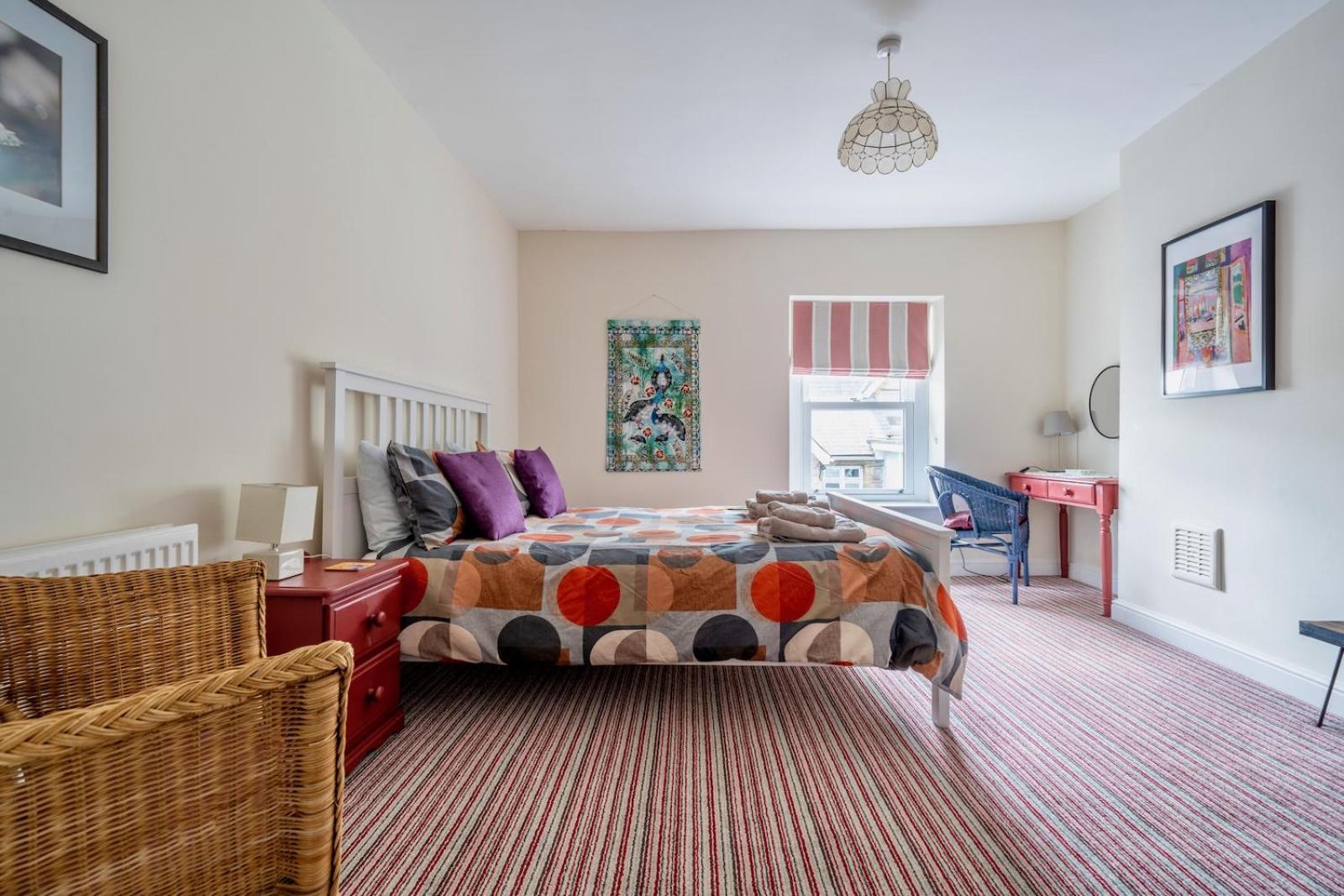 Chic 2-Bedroom Townhouse In Vibrant Abergavenny Eksteriør bilde
